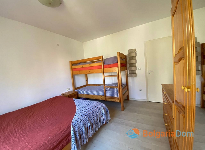 Útulný apartmán s vlastním dvorem v luxusním komplexu na první linii. Foto 7