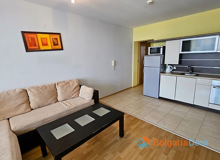 Простора трикімнатна квартира в Поморії. Фото 14