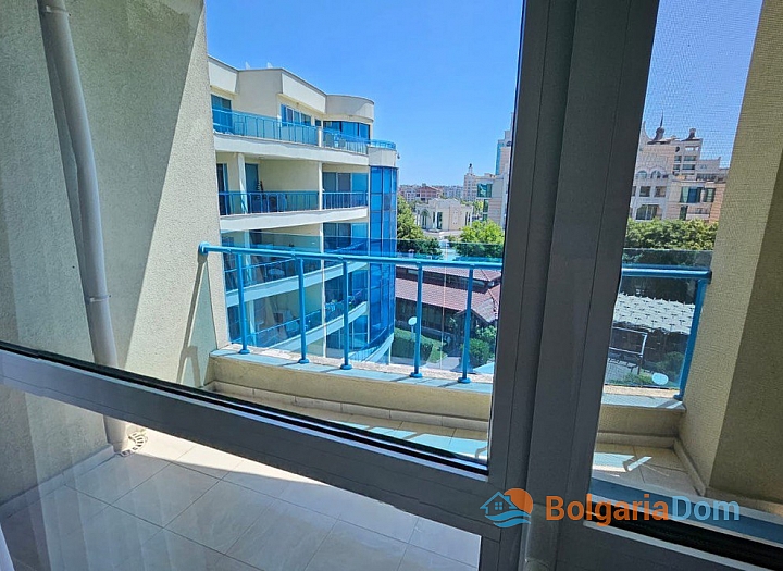 Простора трикімнатна квартира в Поморії. Фото 8