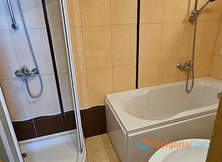 Простора трикімнатна квартира в Поморії. Фото 12