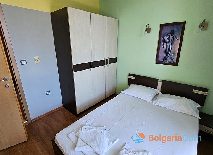 Простора трикімнатна квартира в Поморії. Фото 6