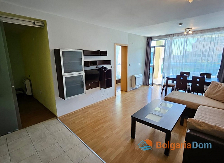 Простора трикімнатна квартира в Поморії. Фото 2