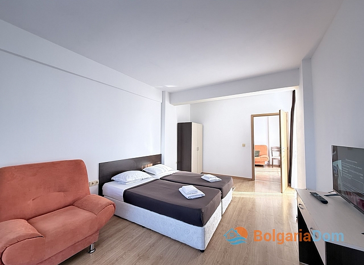 Prostorný byt v dobrém komplexu. Foto 6