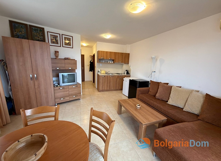 Квартира с видом на бассейн в ухоженном комплексе. Фото 5