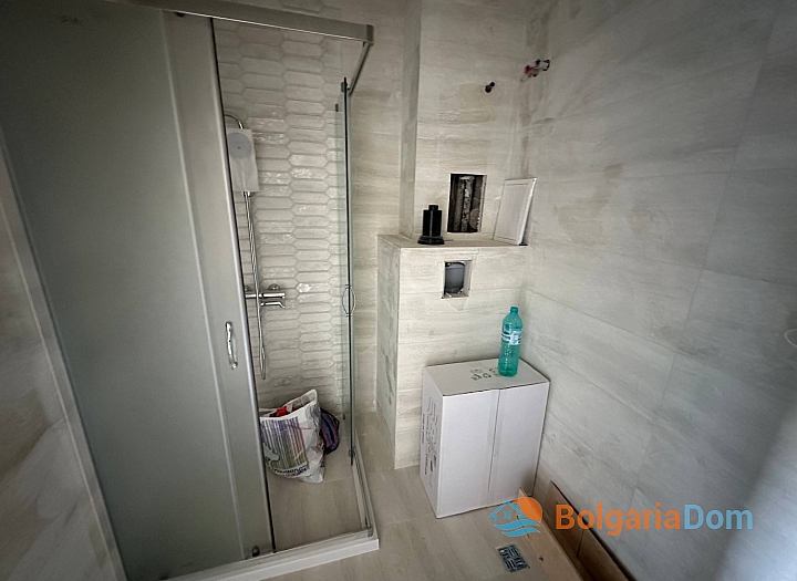 New studio in a quality building with no maintenance fee. Photo 6