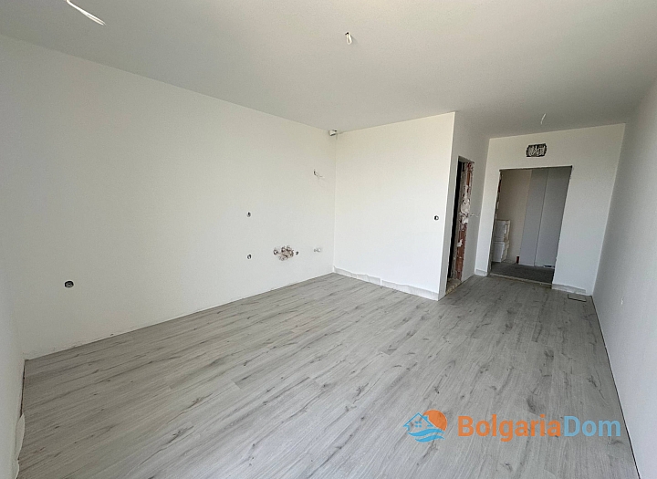 New studio in a quality building with no maintenance fee. Photo 7