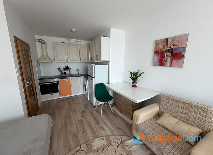 Prostorný byt v rezidenčním komplexu v klidné lokalitě. Foto 6