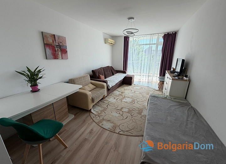 Prostorný byt v rezidenčním komplexu v klidné lokalitě. Foto 2