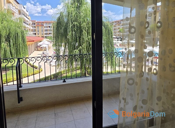 One bedroom apartment in a large complex. Photo 1
