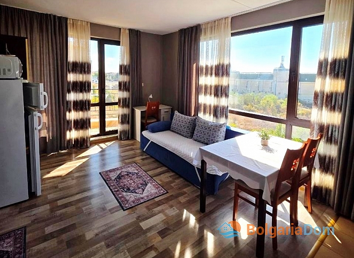 Spacious two-room apartment with sea view in Sveti Vlas. Photo 3