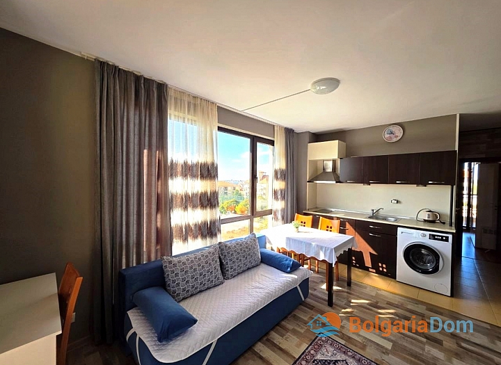 Spacious two-room apartment with sea view in Sveti Vlas. Photo 2