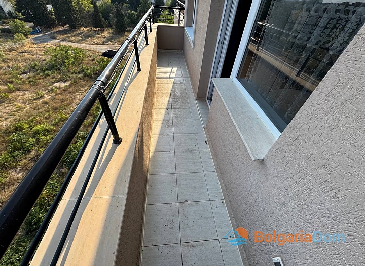 Prostorný apartmán s výhledem na bazén ve skvělém komplexu. Foto 21 Prostorný apartmán s výhledem na bazén ve skvělém komplexu. Foto 21