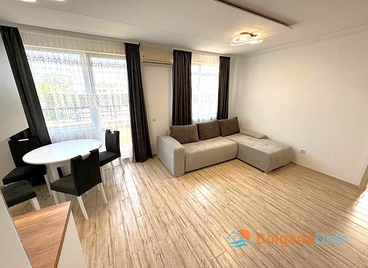 Prostorný apartmán s výhledem na bazén ve skvělém komplexu. Foto 6 Prostorný apartmán s výhledem na bazén ve skvělém komplexu. Foto 6