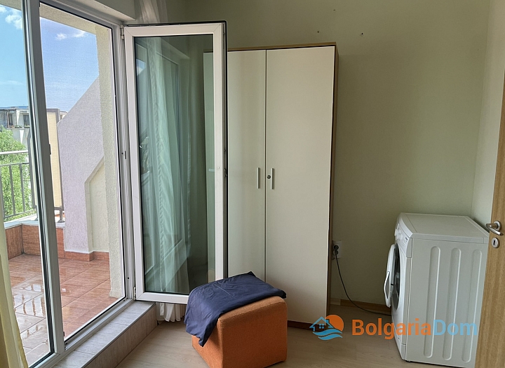 Prostorný apartmán s výhledem na bazén. Foto 15