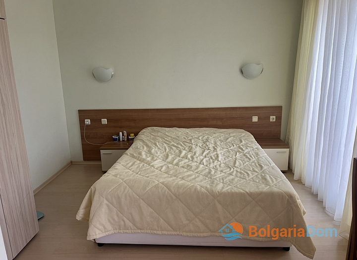 Prostorný apartmán s výhledem na bazén. Foto 4