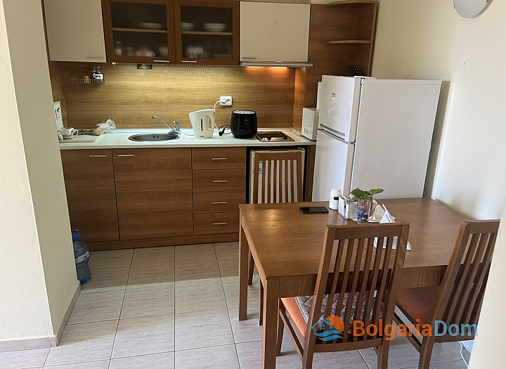 Prostorný apartmán s výhledem na bazén. Foto 2