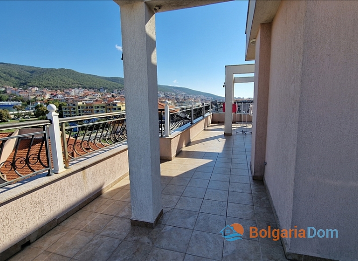 Schöne Wohnung mit Meerblick und großer Terrasse. Foto 12