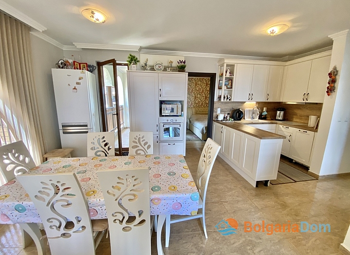 Квартира с тремя спальнями и видом на море и паркоместом. Foto 14