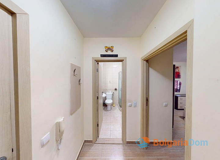 Apartment with a pool view in a residential complex. Photo 16