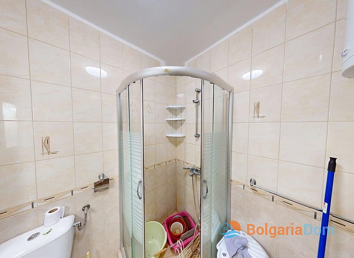 Apartment with a pool view in a residential complex. Photo 18