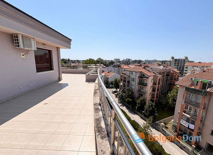 Apartment with a large terrace in an excellent complex. Photo 10