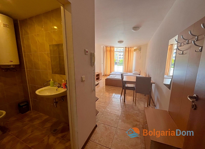 Apartment with sea view and swimming pool on the first line. Photo 14