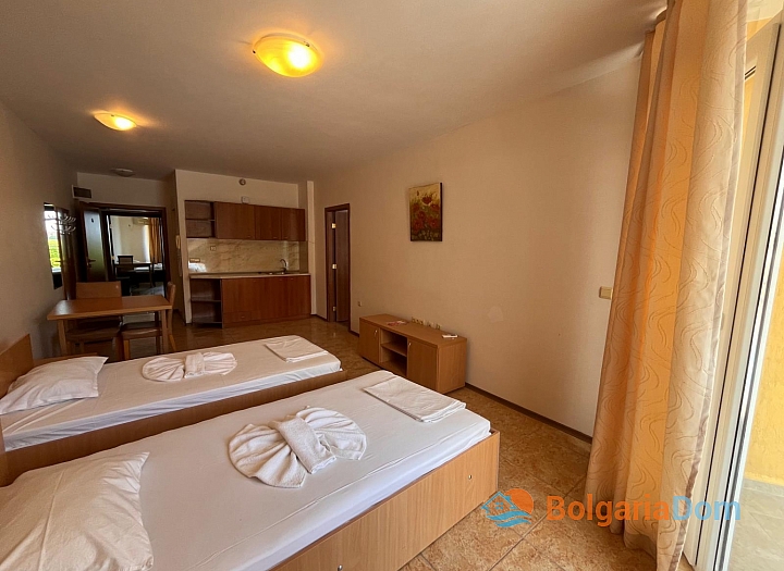 Apartment with sea view and swimming pool on the first line. Photo 10