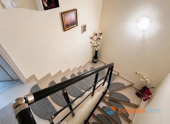 Excellent two-level apartment in a boutique complex. Photo 10 Excellent two-level apartment in a boutique complex. Photo 10