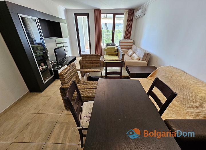 Apartment with sea view and lawn on the first line. Photo 5 Apartment with sea view and lawn on the first line. Photo 5