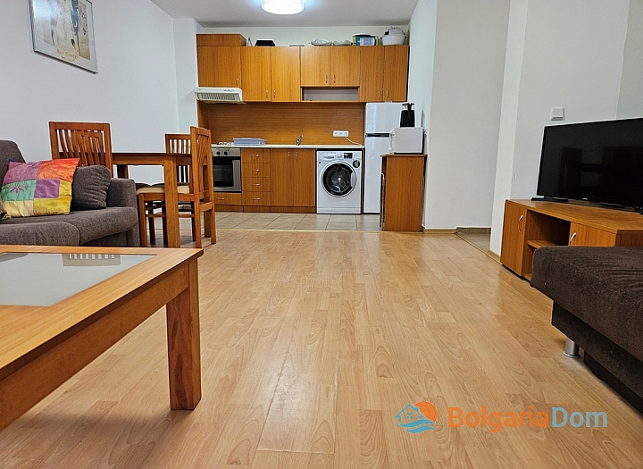 Excellent apartment on the first line in a large complex. Photo 14