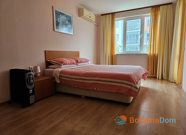 Excellent apartment on the first line in a large complex. Photo 2