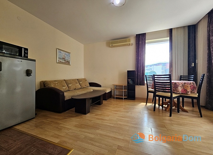 Квартира с видом на бассейн на первой линии. Фото 10