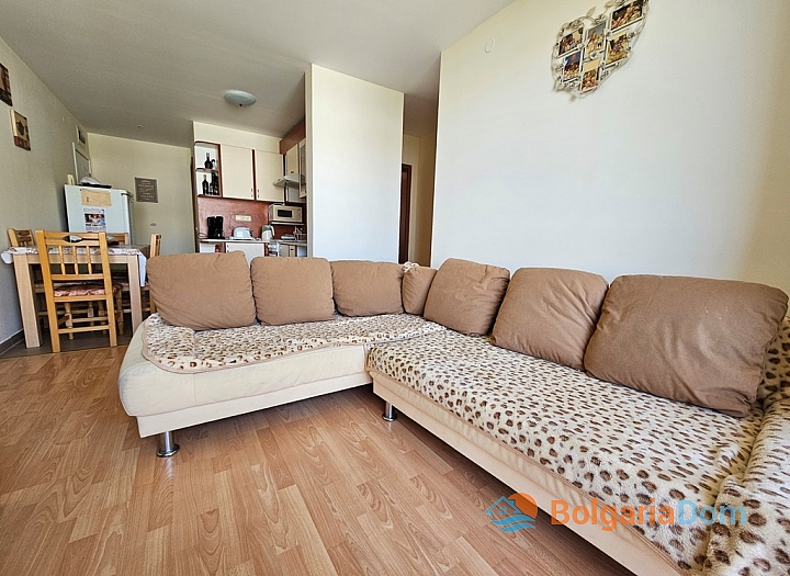 Three-room apartment in a large complex on the coast. Photo 3