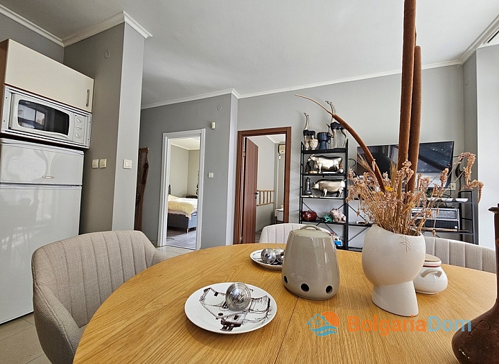 Three-room furnished apartment in the Sun City 1 complex. Photo 3