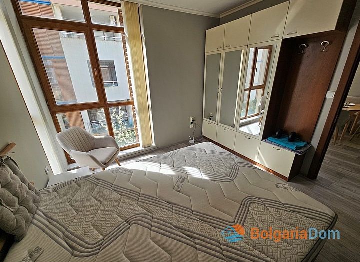 Three-room furnished apartment in the Sun City 1 complex. Photo 11