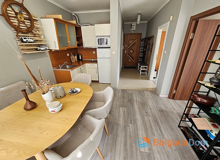 Three-room furnished apartment in the Sun City 1 complex. Photo 8
