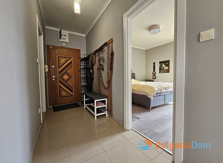 Three-room furnished apartment in the Sun City 1 complex. Photo 9