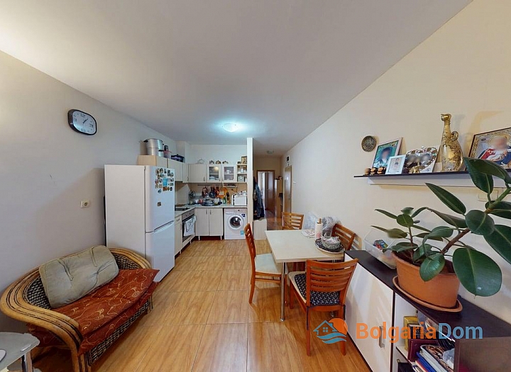 Zweizimmerwohnung mit Poolblick. Foto 6