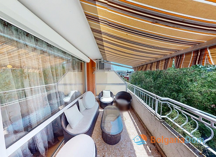 Large three-room apartment in a good complex. Photo 3