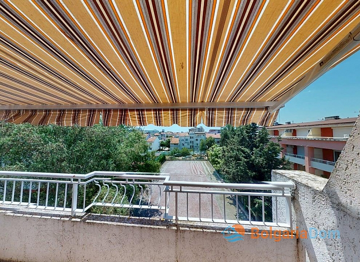 Large three-room apartment in a good complex. Photo 19