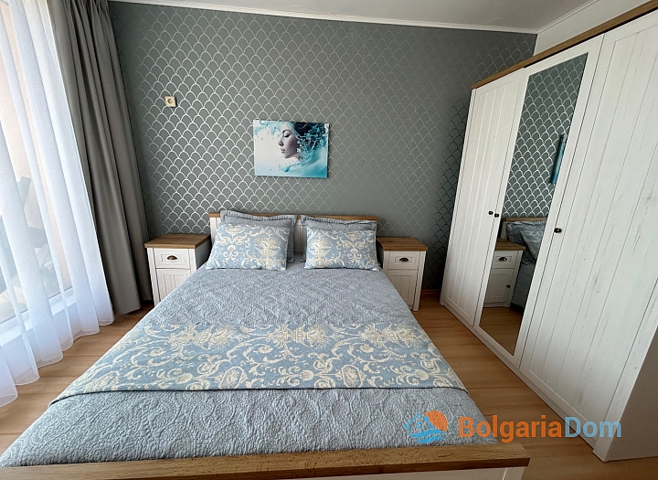 Schöne Wohnung in einer großen Anlage. Foto 23