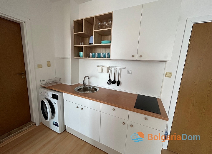Schöne Wohnung in einer großen Anlage. Foto 16