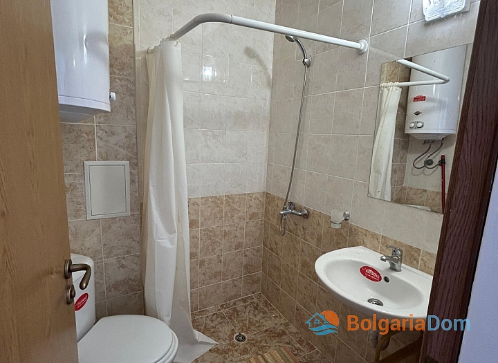 Schöne Wohnung in einer großen Anlage. Foto 22
