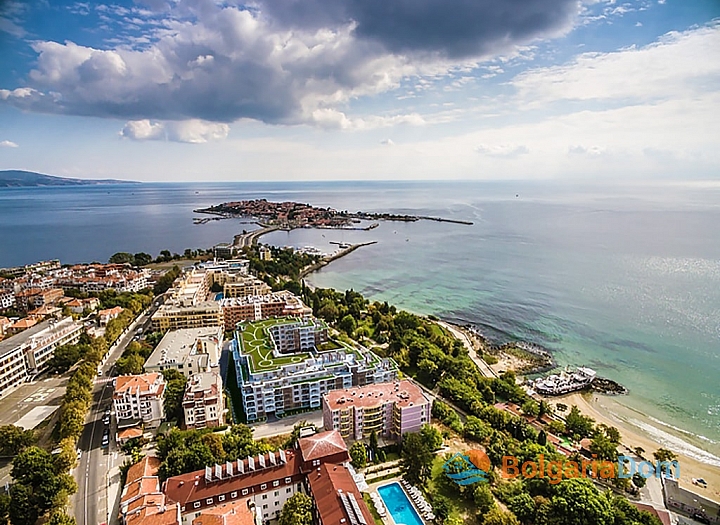 Two-room apartment on the first coastline in Nessebar. Photo 1