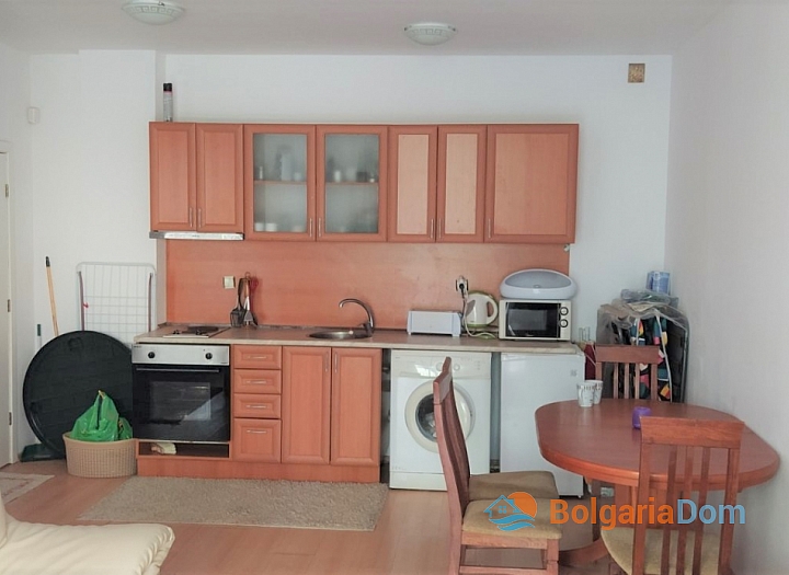 Недорогая квартира на Солнечном берегу для отпуска и постоянного проживания. Фото 1