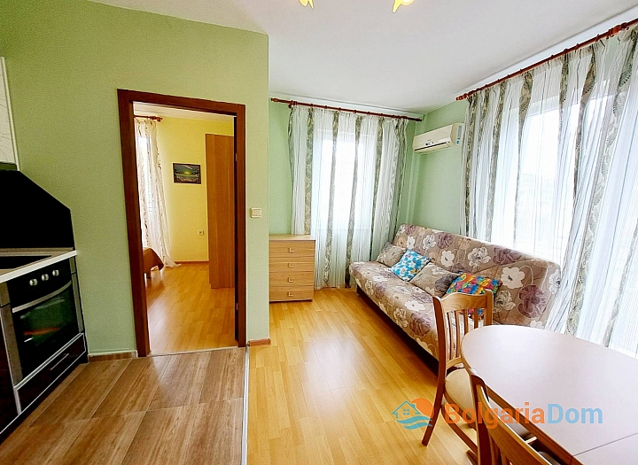 Excellent two-room apartment 10 minutes walk from the sea. Photo 2