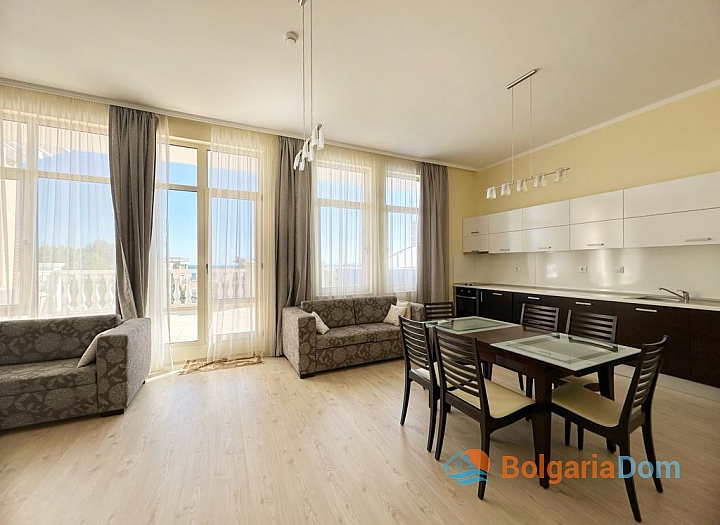 Luxusní apartmán 100 metrů od pláže v krásné budově. Foto 24