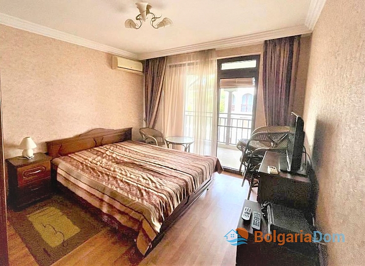 Apartament z jedną sypialnią na pierwszej linii brzegowej. Zdjęcie 3