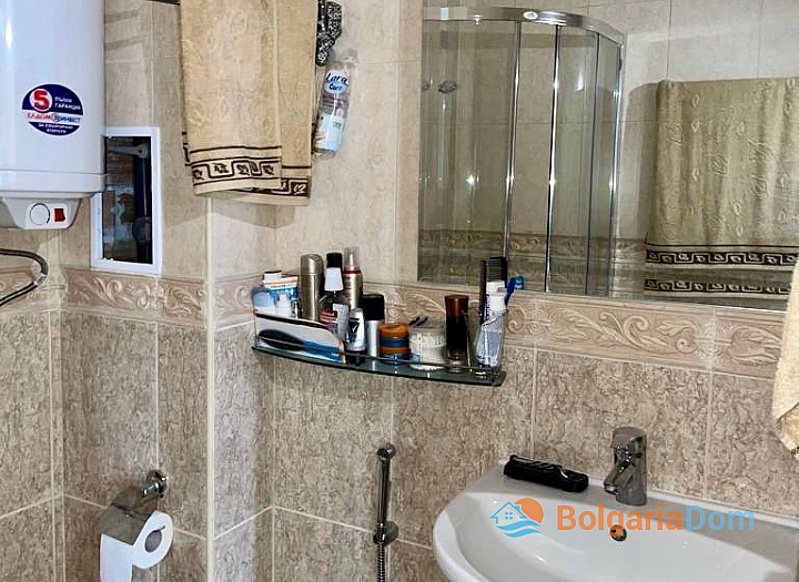 Apartament z jedną sypialnią na pierwszej linii brzegowej. Zdjęcie 27