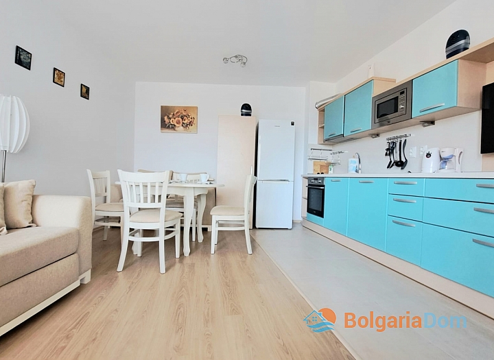 Beautiful two-room apartment 300 meters from the beach. Photo 1